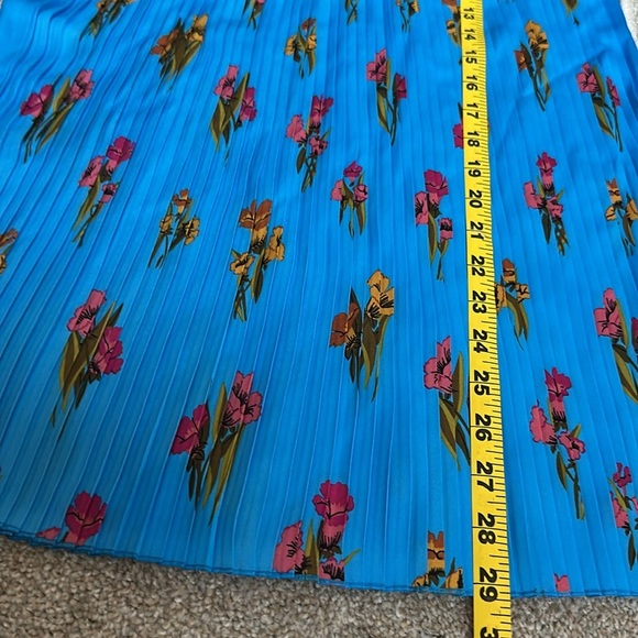 NEW Escada Sport Blue Floral Pleated MIDI Skirt GR32/US 2 - Picture 5 of 5